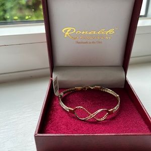 Ronaldo Infinity bracelet size 6.5